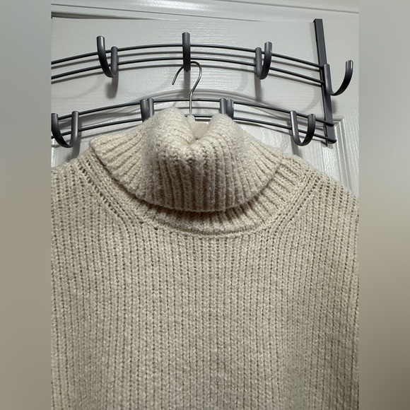 Industry Republic Women's Pink & Ivory Acrylic/Viscose Striped Knit Sweater NEW - Picture 2 of 14